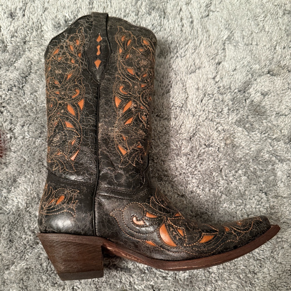 Corral Vintage Brown and Reddish-Tan Western Cowboy Boots - Picture 9 of 15